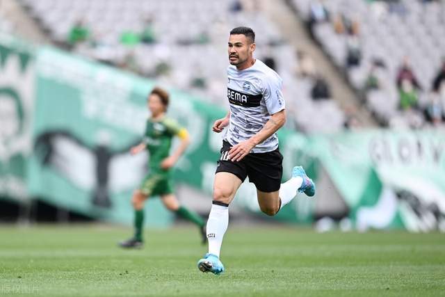 文班23分浓眉30+13詹姆斯18+5+8 马刺大胜湖人